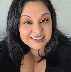 Meet your Posher, Nina